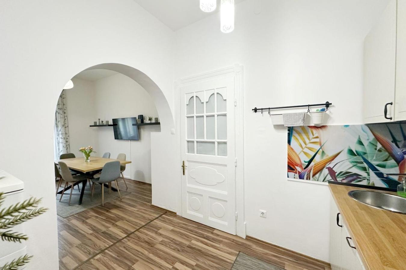 Dora Holiday House & Apartments Keszthely Εξωτερικό φωτογραφία